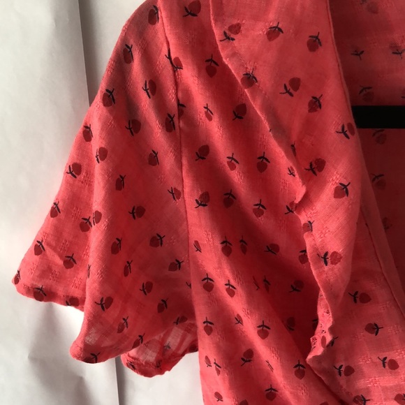 Glamorous Coral Rosebud Cropped Wrap Top Size 12 NWT - Picture 2 of 11